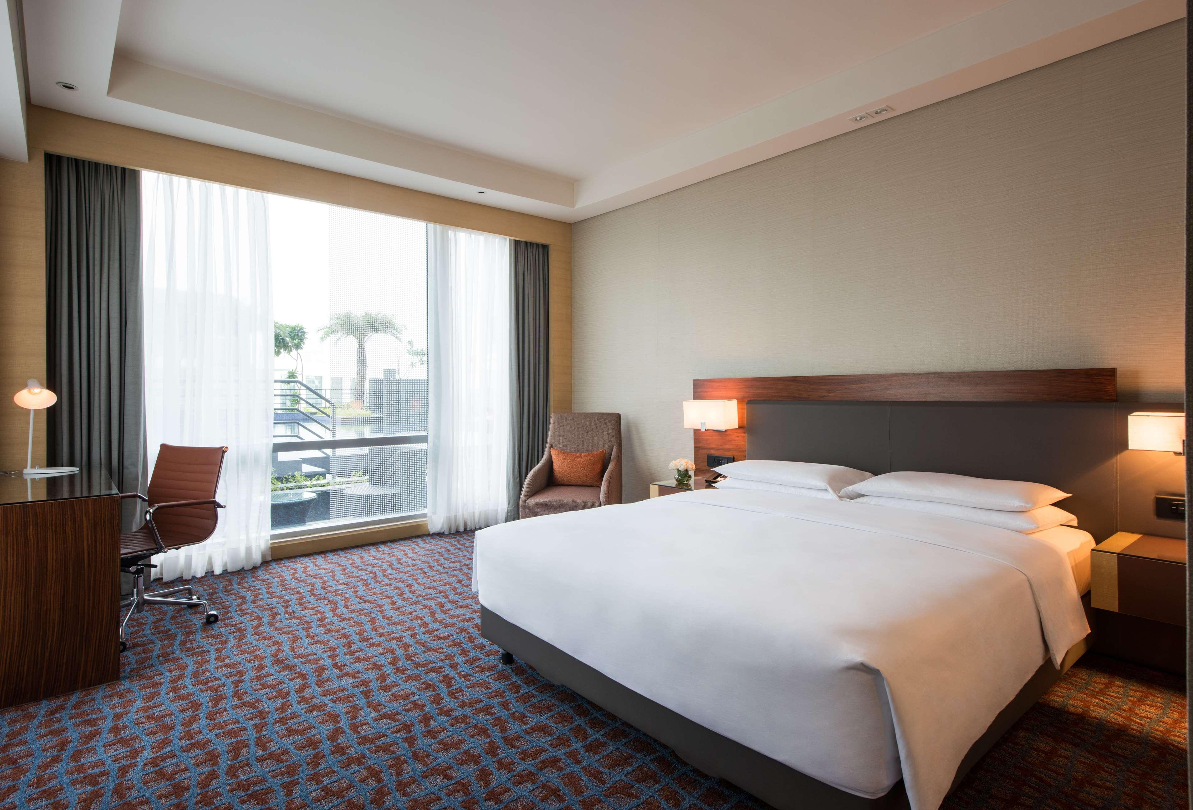 Hyatt Regency Lucknow Gomti Nagar Hotel Ngoại thất bức ảnh Deluxe Room